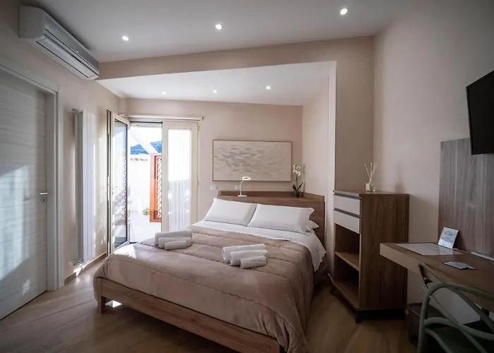 Esperia 4* Oliveri
